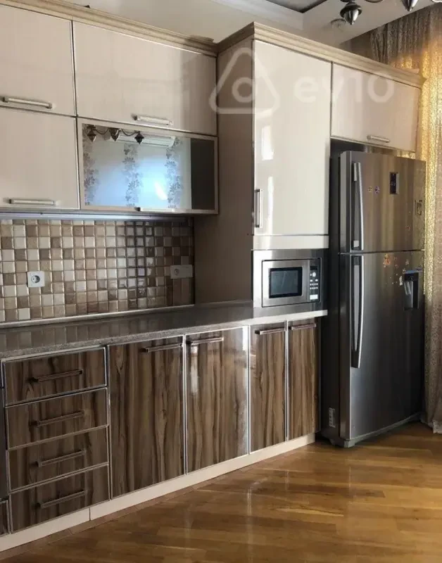 Satılır 2 otaqlı yeni tikili 82 m²
