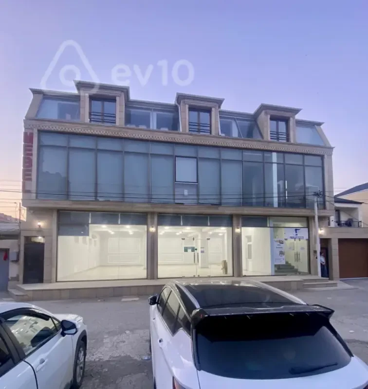 Kirayə verilir mənzil 180 m²