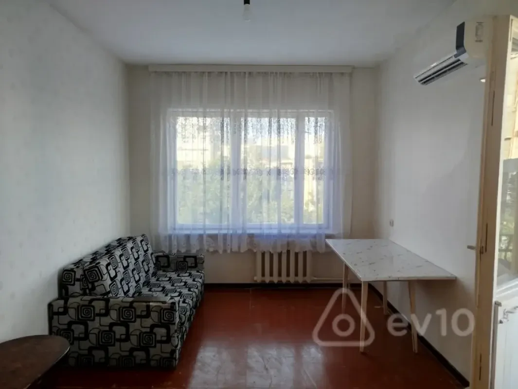 Kirayə verilir 1 otaqlı köhnə tikili 40 m²
