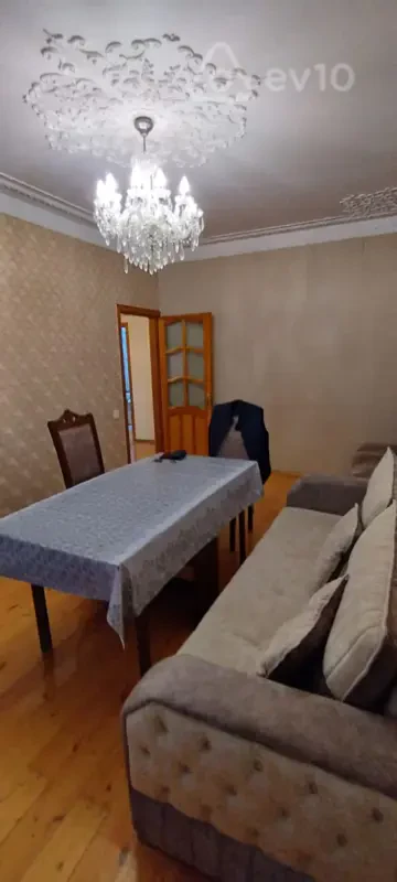 Kirayə verilir 3 otaqlı köhnə tikili 90 m²