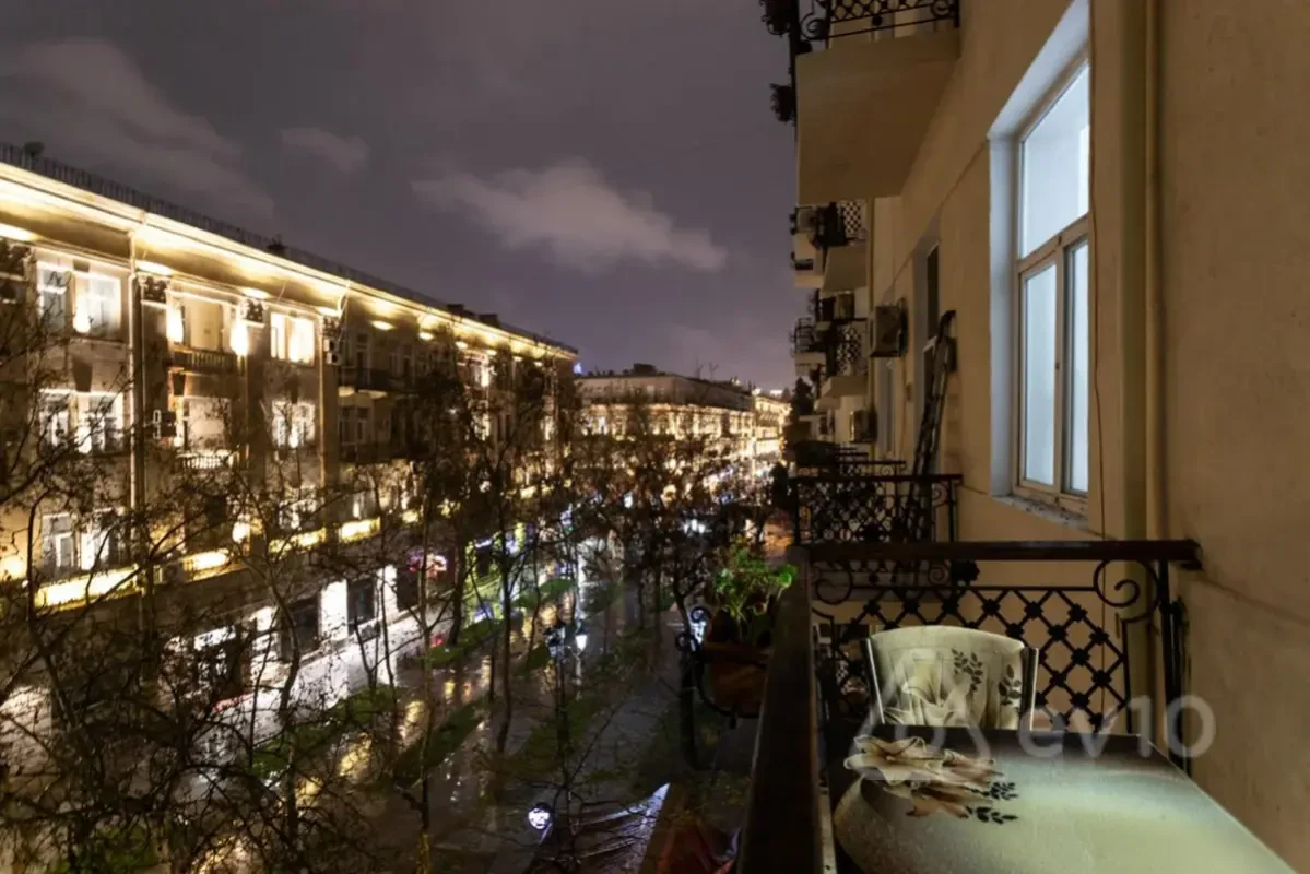 Kirayə verilir 3 otaqlı köhnə tikili 80 m²