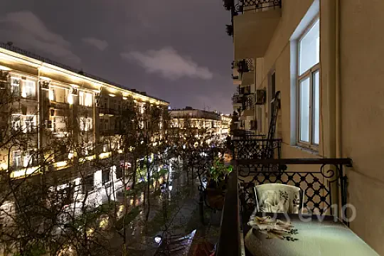 Kirayə verilir 3 otaqlı köhnə tikili 80 m² — Bakı, Nəsimi 3 otaq 80.00 m²