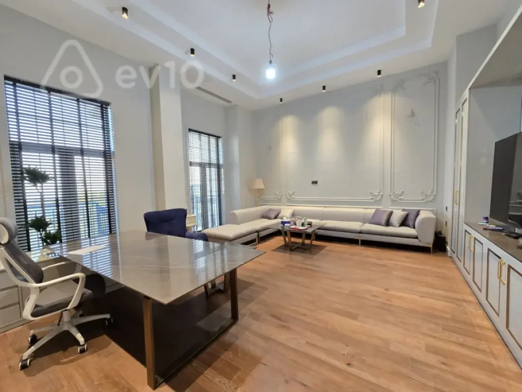 Kirayə verilir 5 otaqlı ofis 180 m²