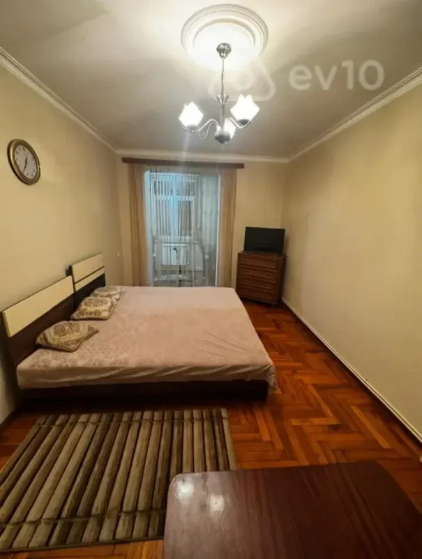 Kirayə verilir 1 otaqlı köhnə tikili 45 m²