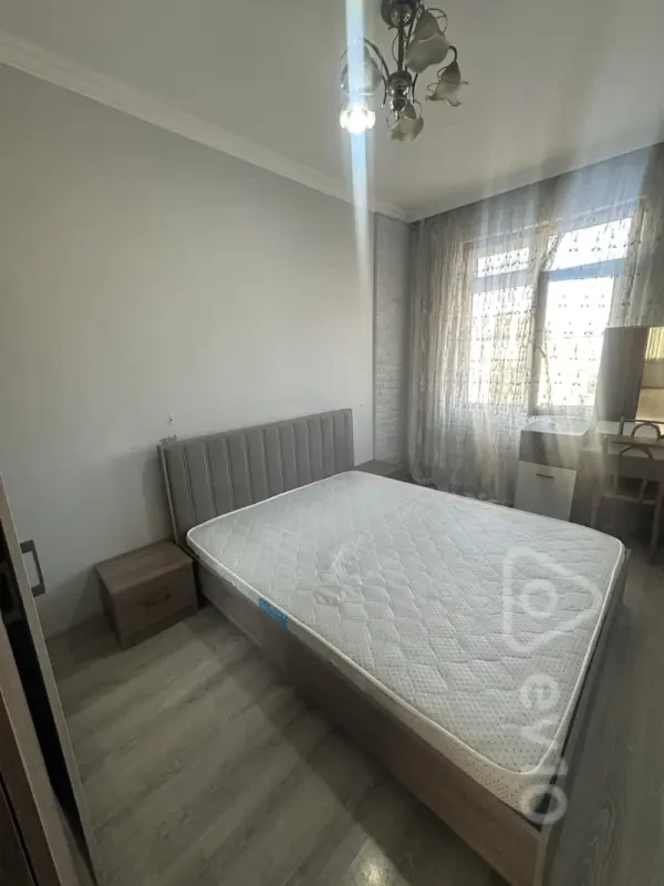 Kirayə verilir 2 otaqlı köhnə tikili 60 m²