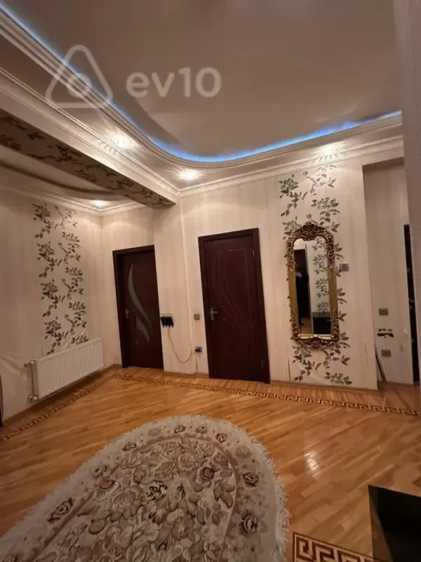 Satılır 3 otaqlı yeni tikili 140 m²
