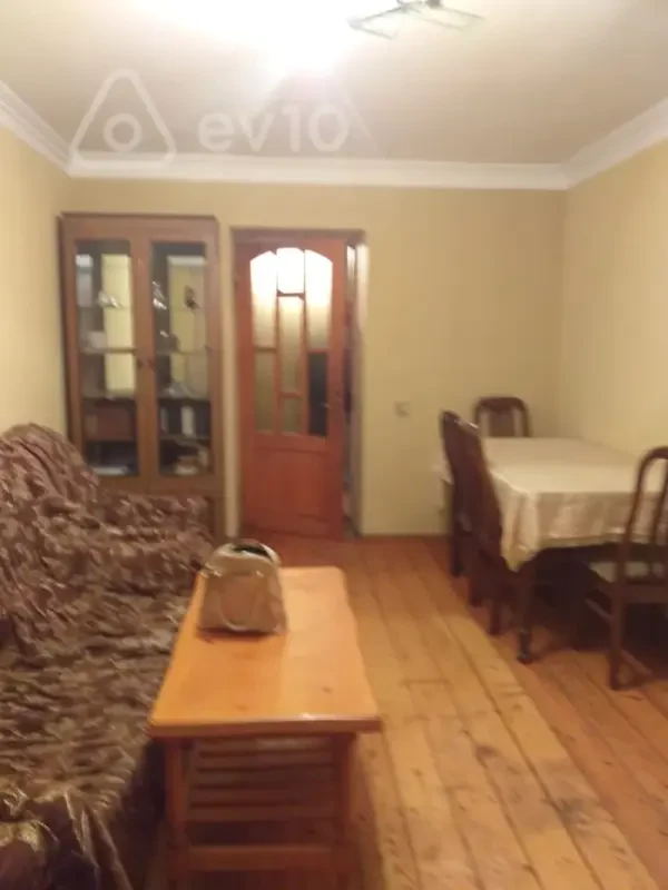 Kirayə verilir 3 otaqlı köhnə tikili 80 m²