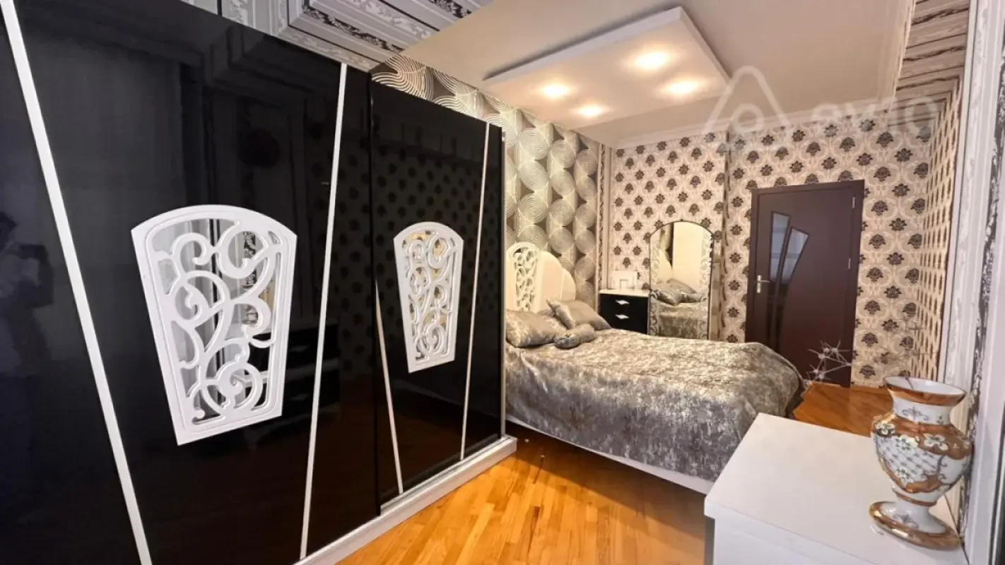 Kirayə verilir 3 otaqlı yeni tikili 110 m²