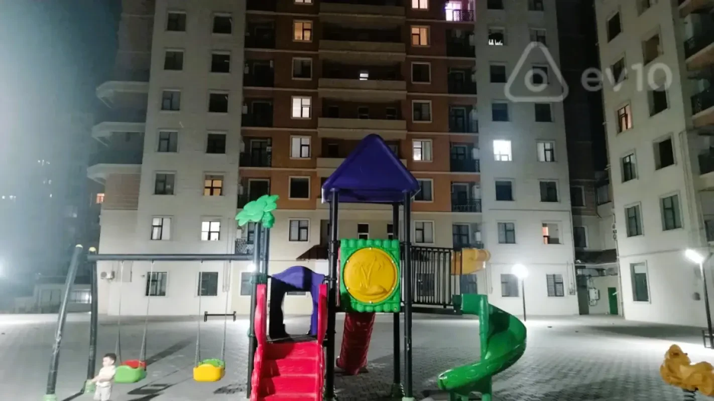 Kirayə verilir 3 otaqlı yeni tikili 70 m²