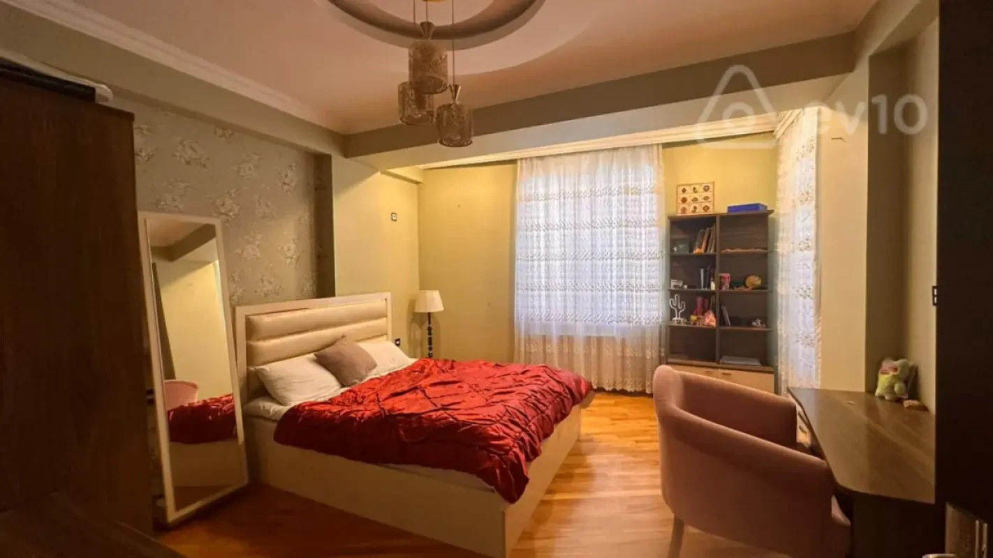 Kirayə verilir 3 otaqlı köhnə tikili 100 m²