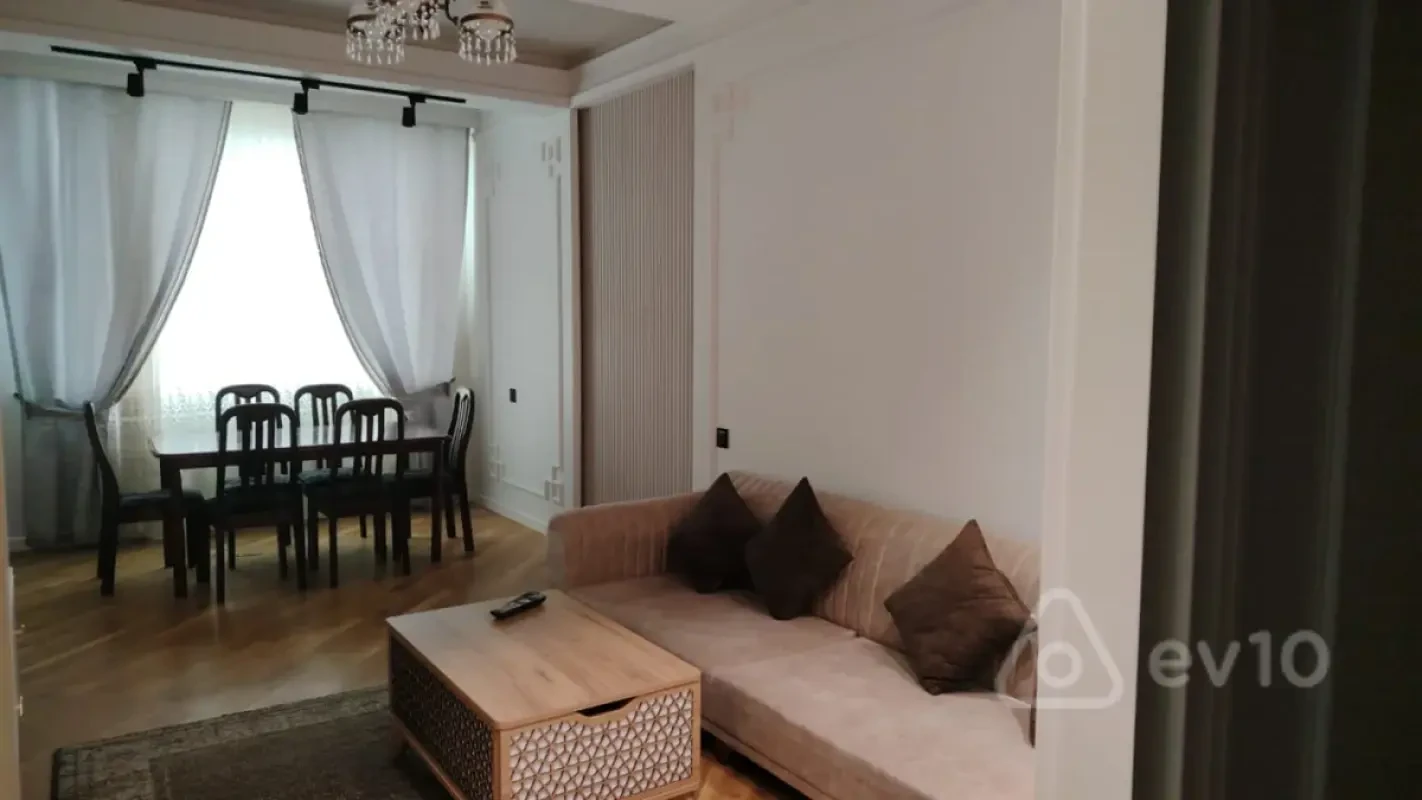 Kirayə verilir 3 otaqlı yeni tikili 120 m²
