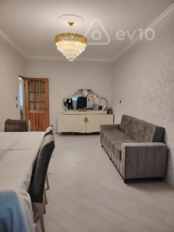 Kirayə verilir 3 otaqlı köhnə tikili 70 m²