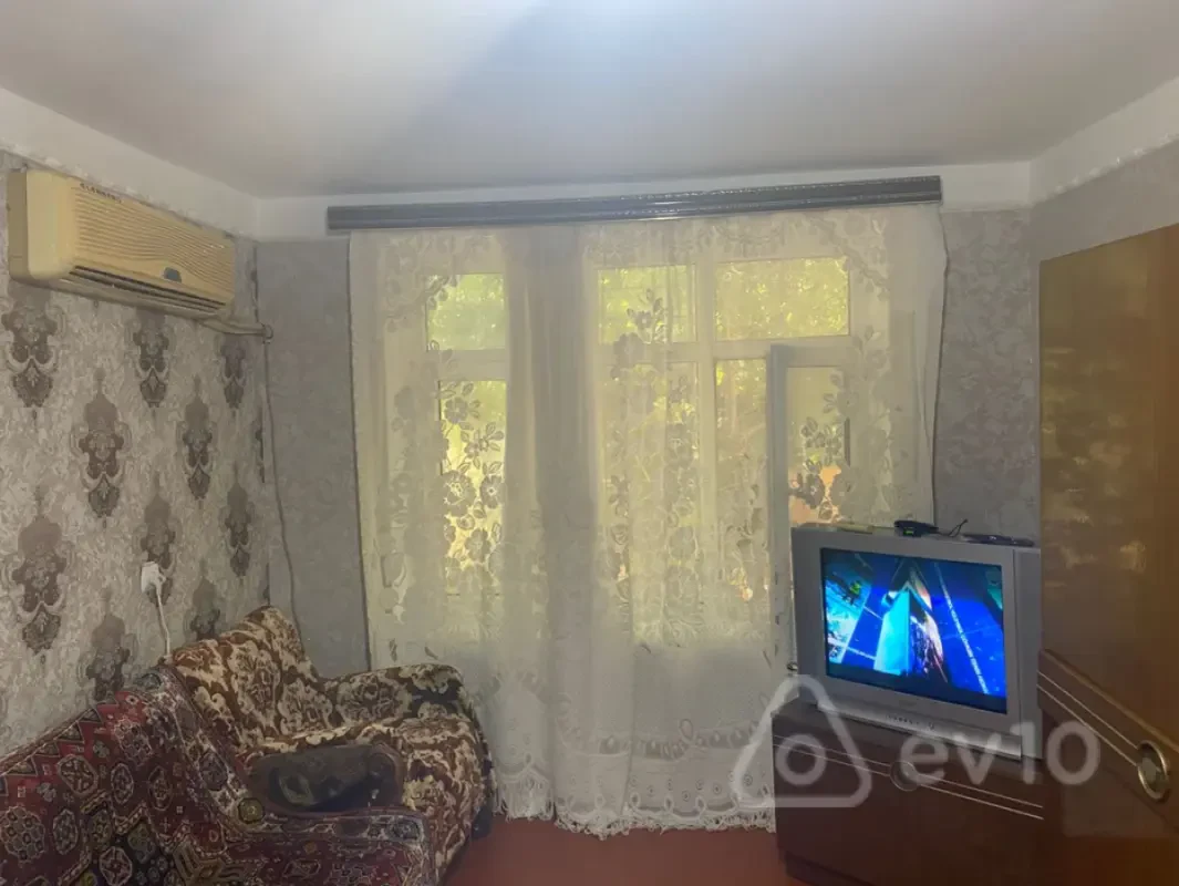 Kirayə verilir 2 otaqlı köhnə tikili 55 m²