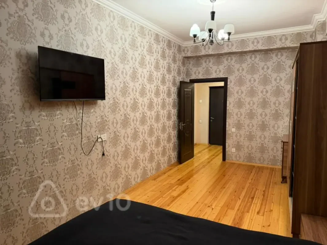 Kirayə verilir 2 otaqlı yeni tikili 65 m²