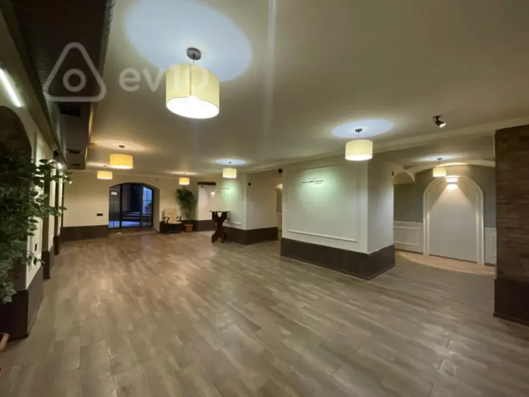 Kirayə verilir mənzil 240 m²