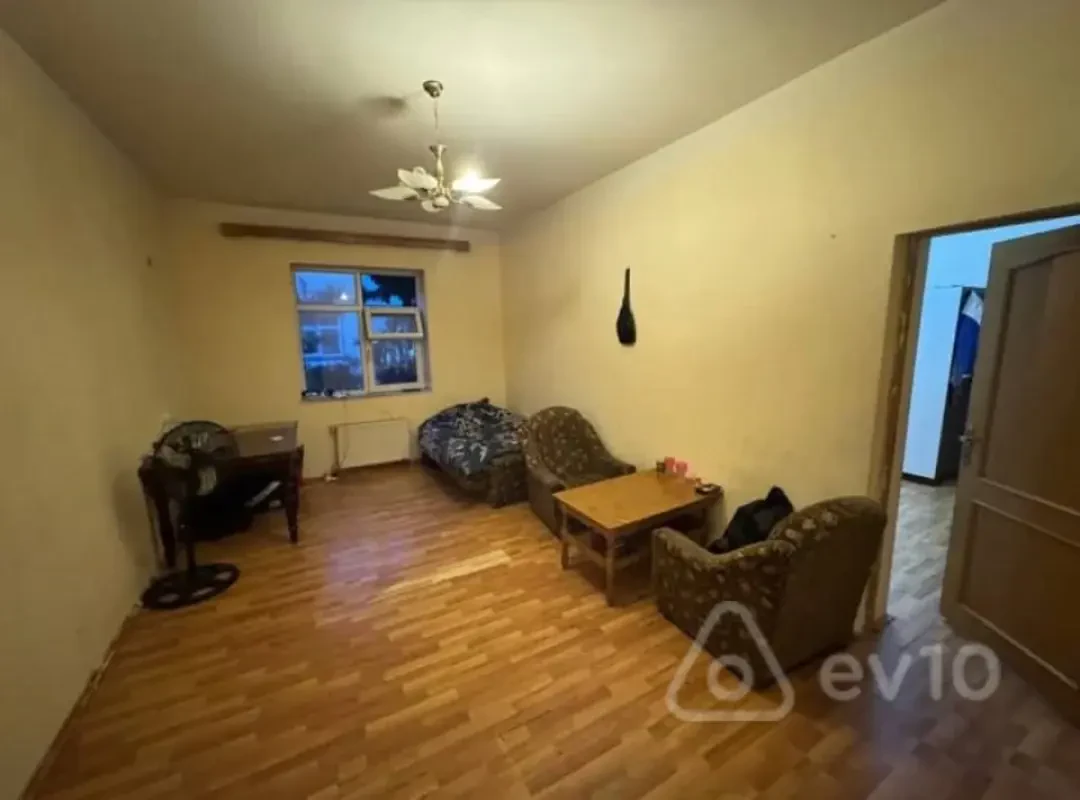 Kirayə verilir 2 otaqlı köhnə tikili 65 m²