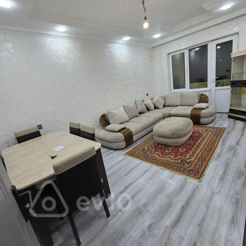 Kirayə verilir 3 otaqlı köhnə tikili 80 m²