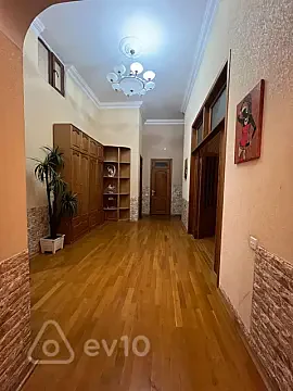 Kirayə verilir 8 otaqlı həyət evi 500 m² — Bakı, Səbail 8 otaq 500.00 m²