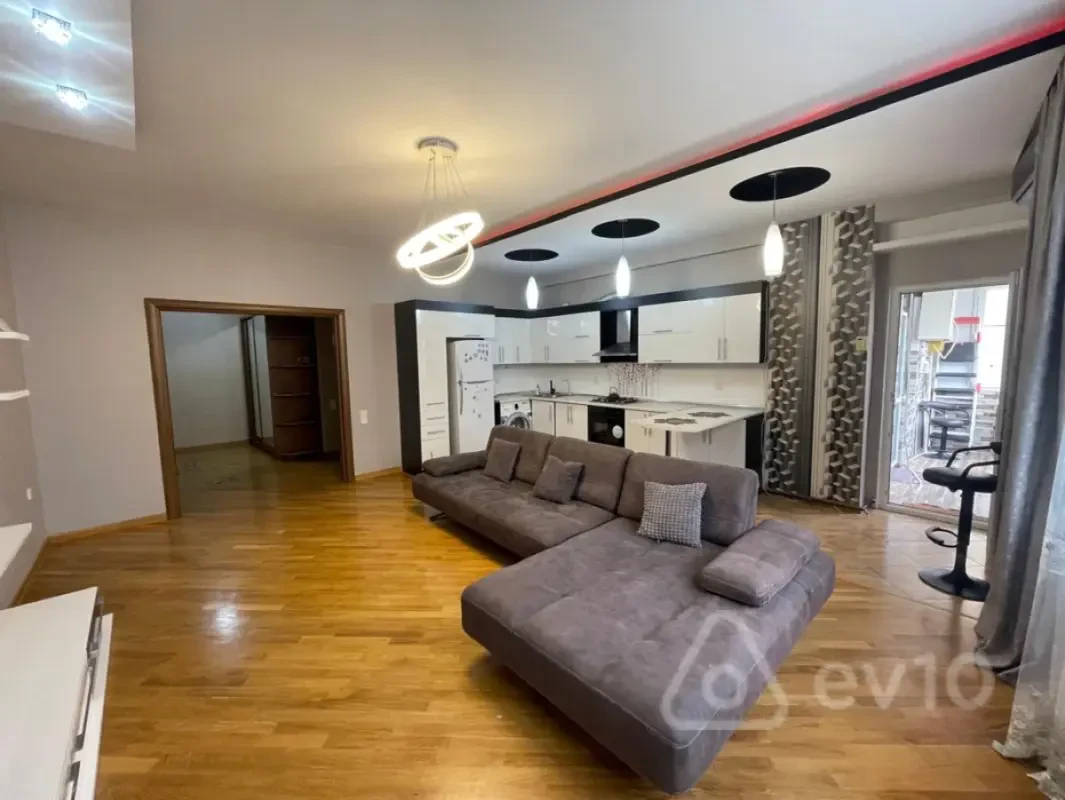 Kirayə verilir 4 otaqlı yeni tikili 120 m²