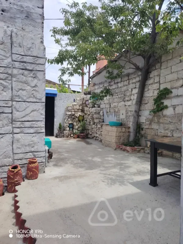 Satılır 2 otaqlı həyət evi 42 m²