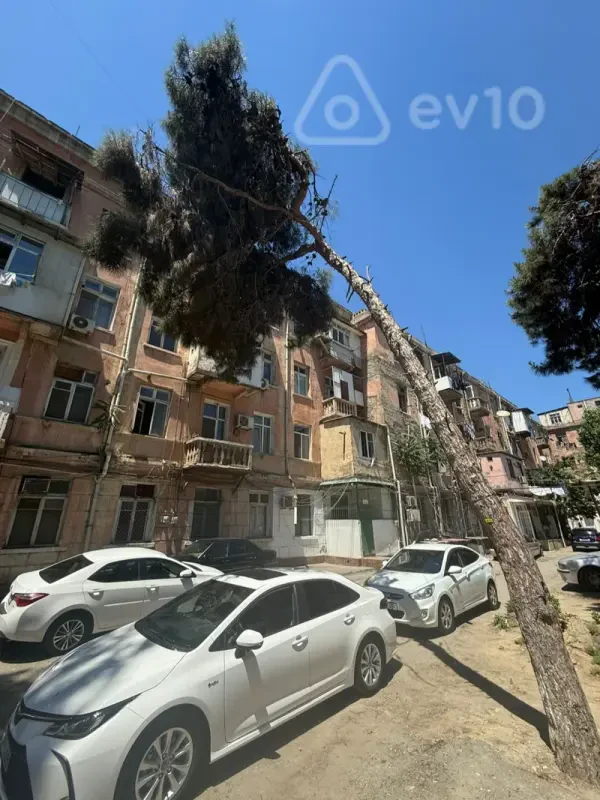 Satılır 1 otaqlı köhnə tikili 25 m²
