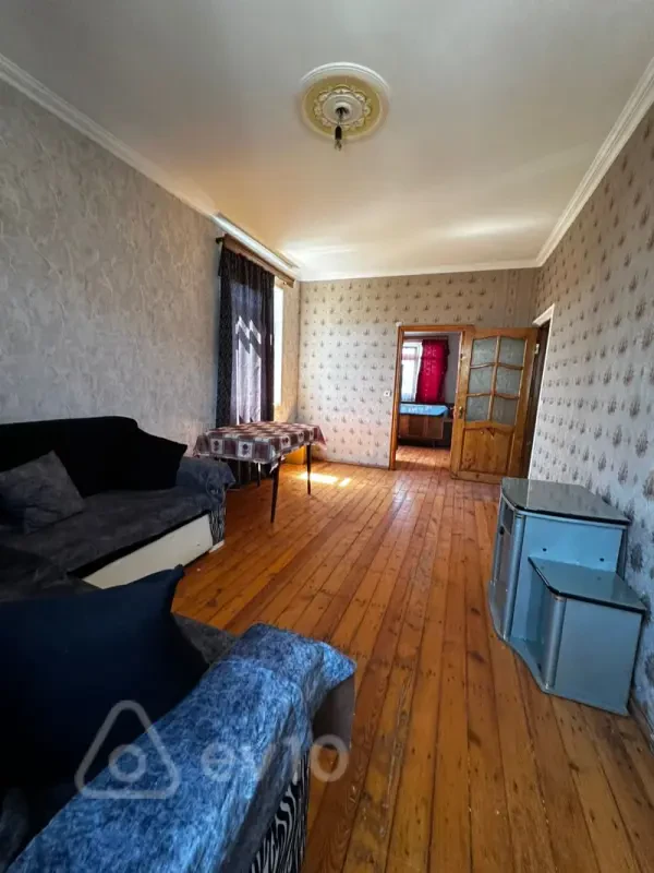 Satılır 2 otaqlı köhnə tikili 43 m²
