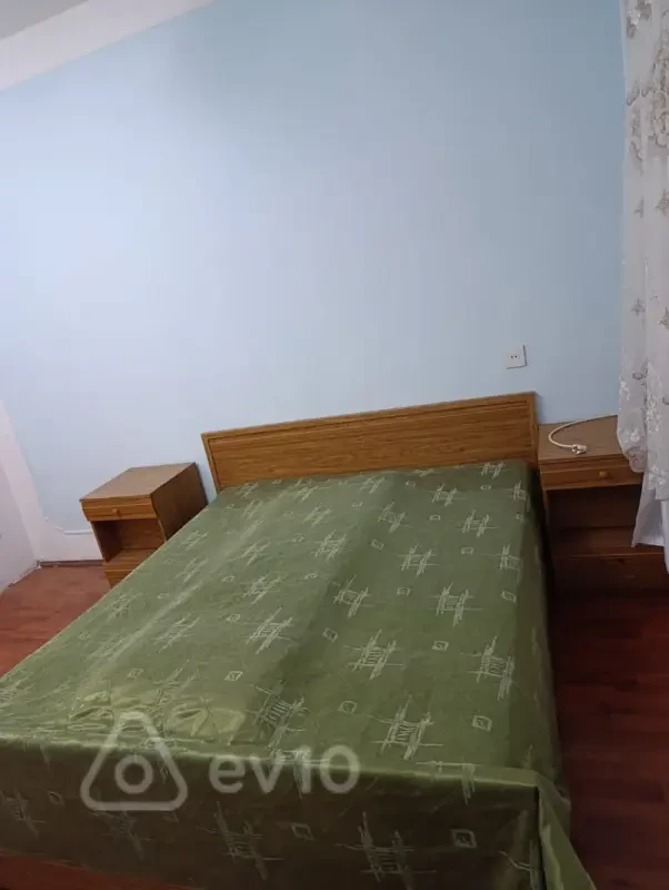 Kirayə verilir 2 otaqlı köhnə tikili 55 m²