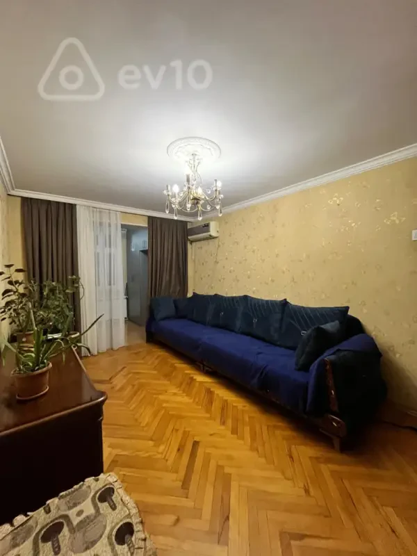 Kirayə verilir 2 otaqlı köhnə tikili 50 m²