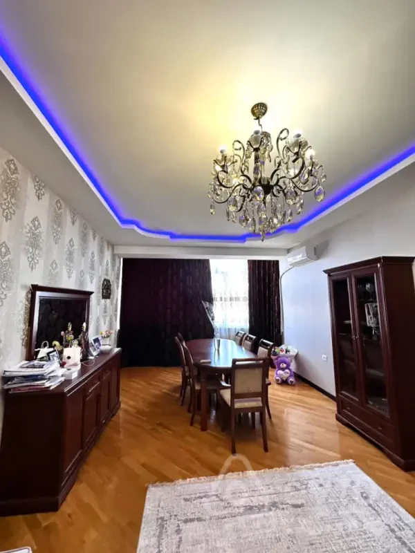 Kirayə verilir 3 otaqlı yeni tikili 105 m²