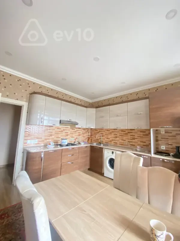 Kirayə verilir 4 otaqlı yeni tikili 125 m²