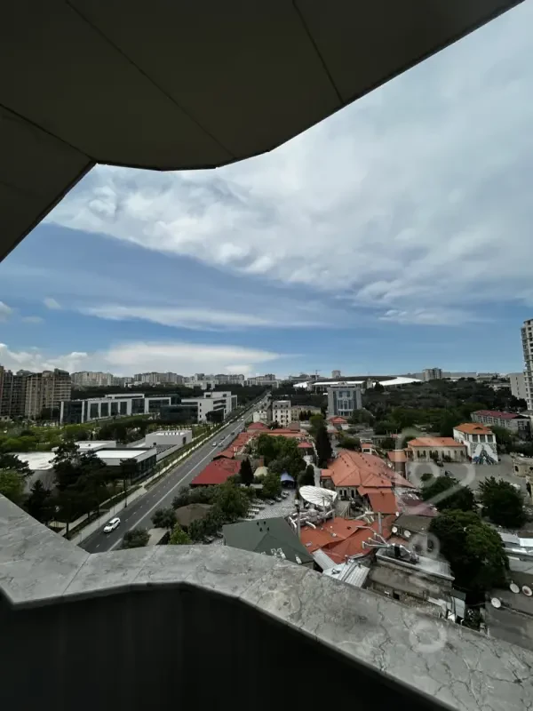 Kirayə verilir 3 otaqlı yeni tikili 150 m²