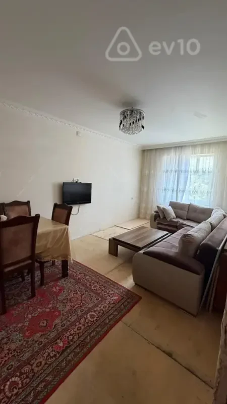 Satılır 2 otaqlı köhnə tikili 60 m²