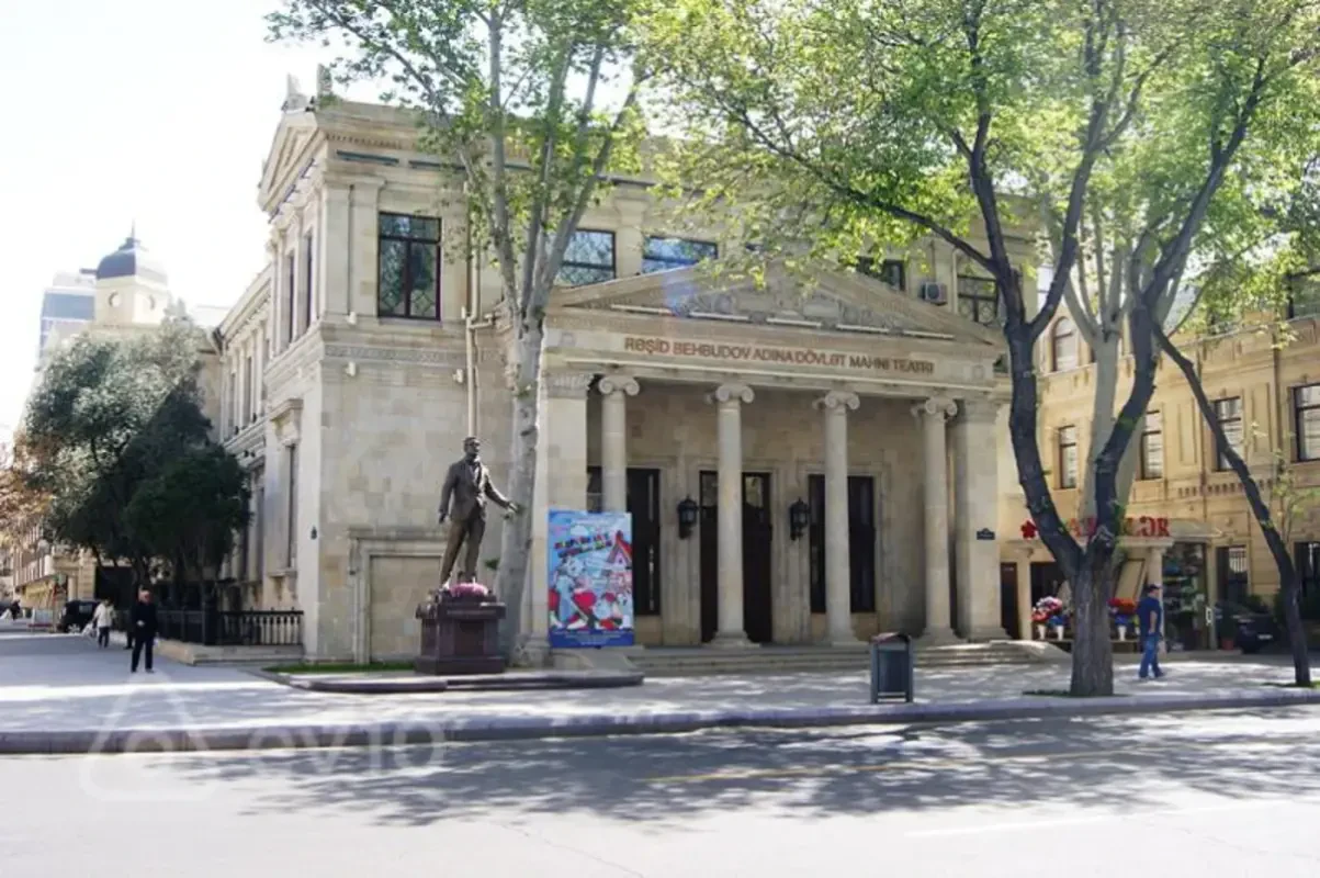 Kirayə verilir 2 otaqlı köhnə tikili 53 m²
