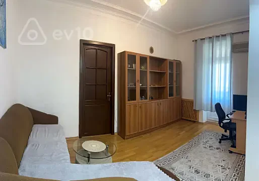 Kirayə verilir 2 otaqlı köhnə tikili 52 m² — Bakı, Səbail 2 otaq 52.00 m²