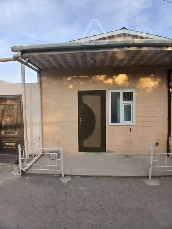 Kirayə verilir 2 otaqlı həyət evi 60 m²