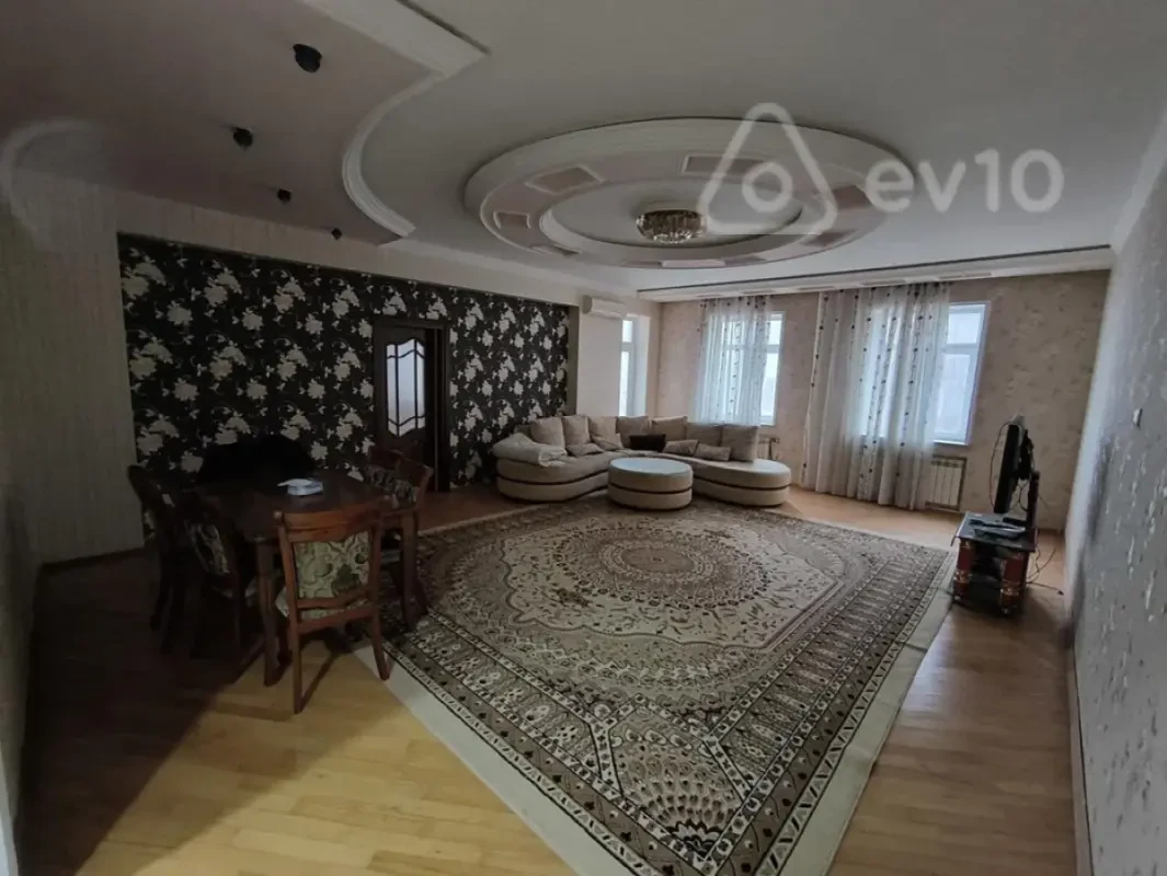 Kirayə verilir 3 otaqlı yeni tikili 80 m²