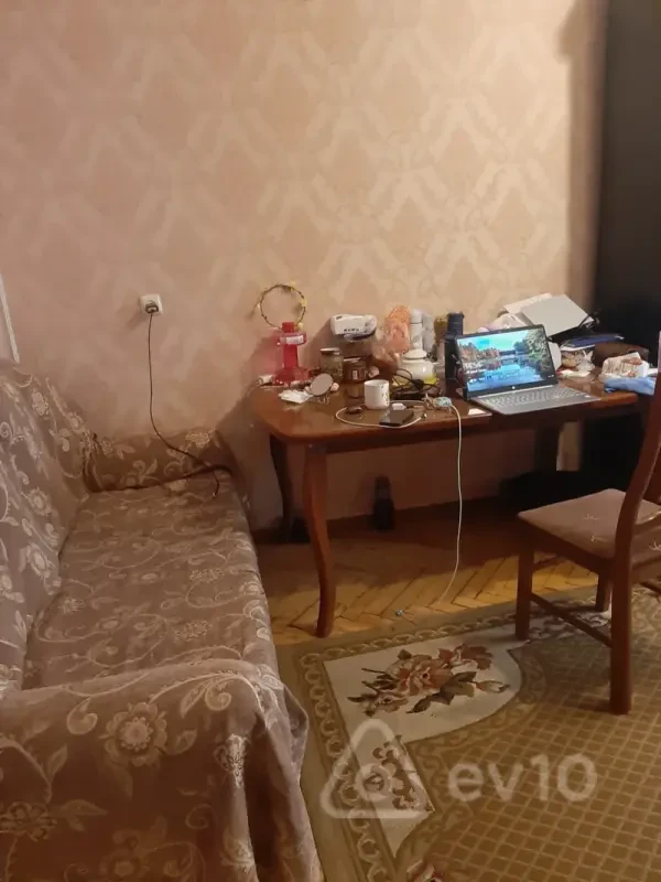 Kirayə verilir 3 otaqlı köhnə tikili 80 m²