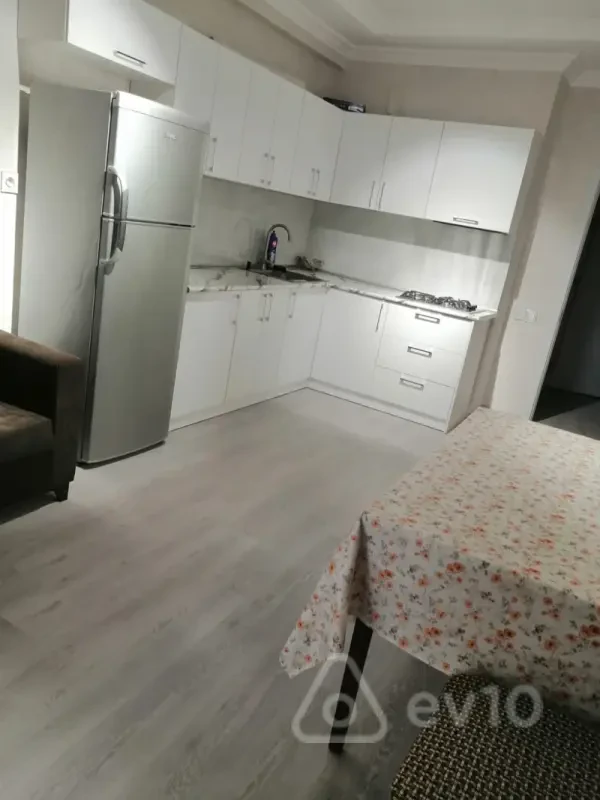 Kirayə verilir 2 otaqlı yeni tikili 77 m²