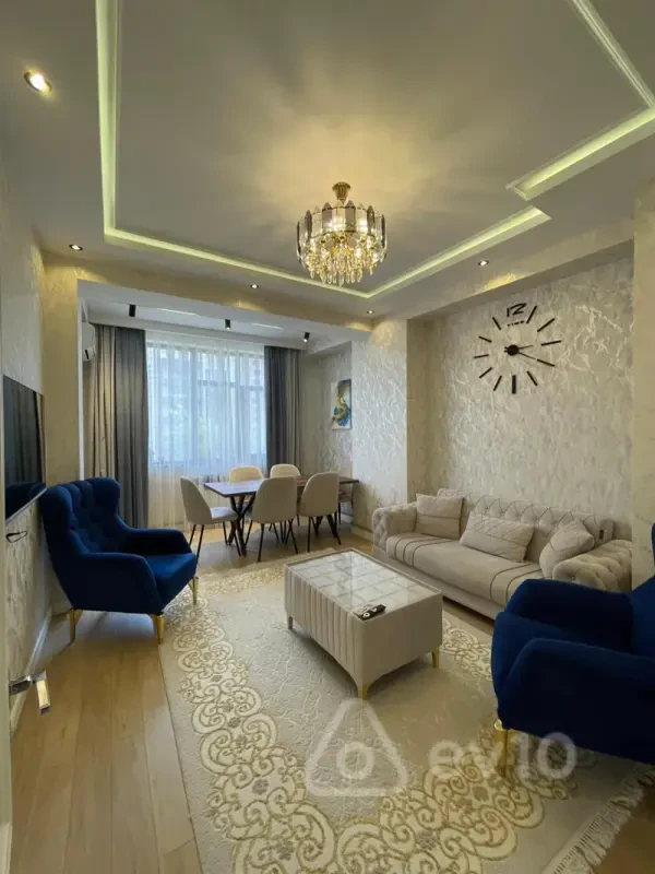Kirayə verilir 2 otaqlı yeni tikili 70 m²