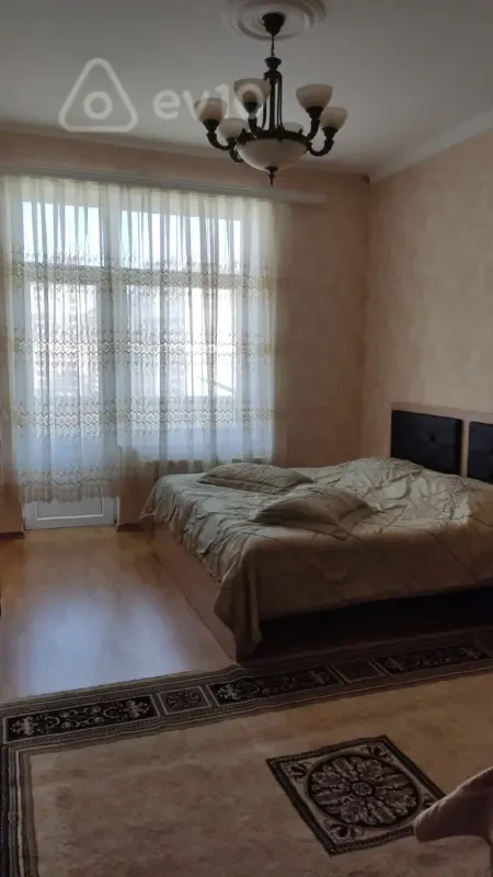 Kirayə verilir 2 otaqlı yeni tikili 65 m²