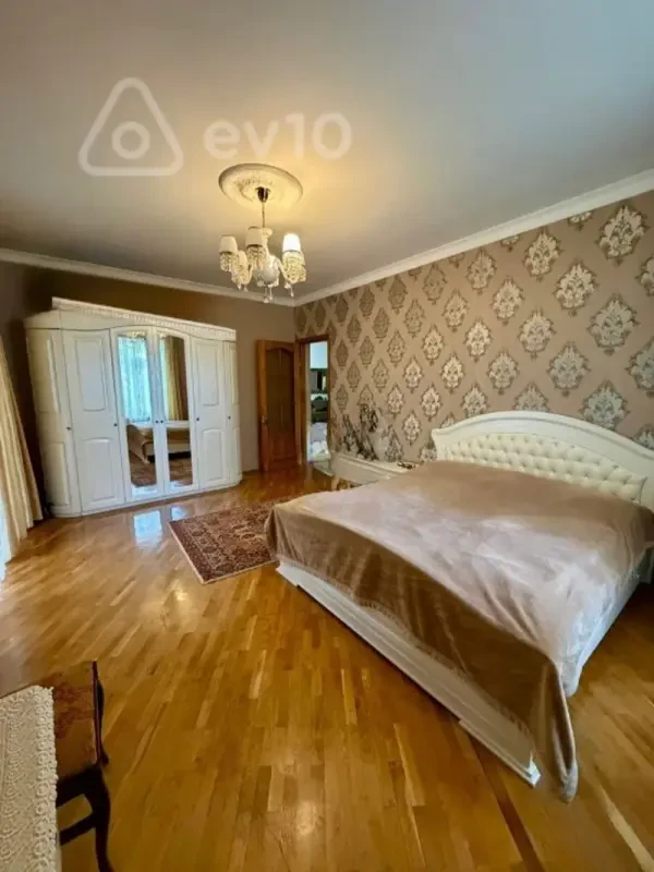 Satılır 1 otaqlı köhnə tikili 45 m²