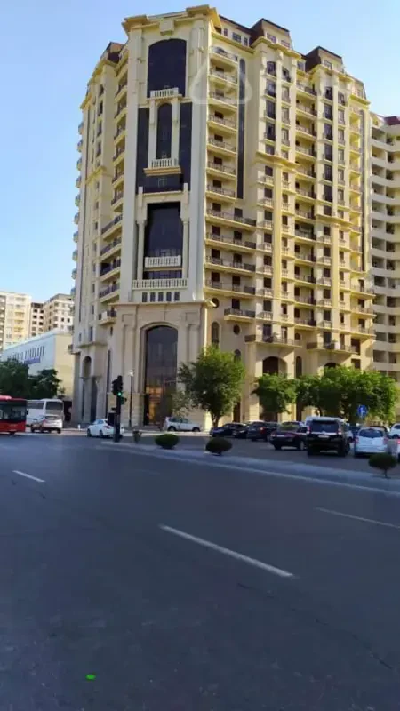 Kirayə verilir 3 otaqlı yeni tikili 120 m²