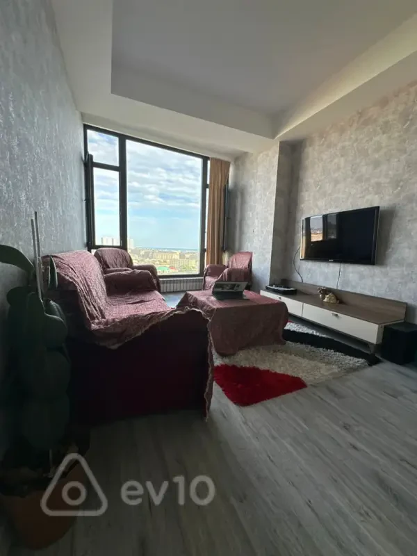 Kirayə verilir 3 otaqlı yeni tikili 85 m²