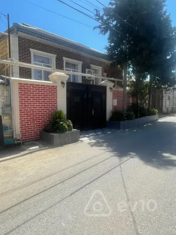 Satılır 3 otaqlı həyət evi 170 m²