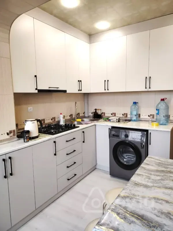 Kirayə verilir 3 otaqlı köhnə tikili 72 m²