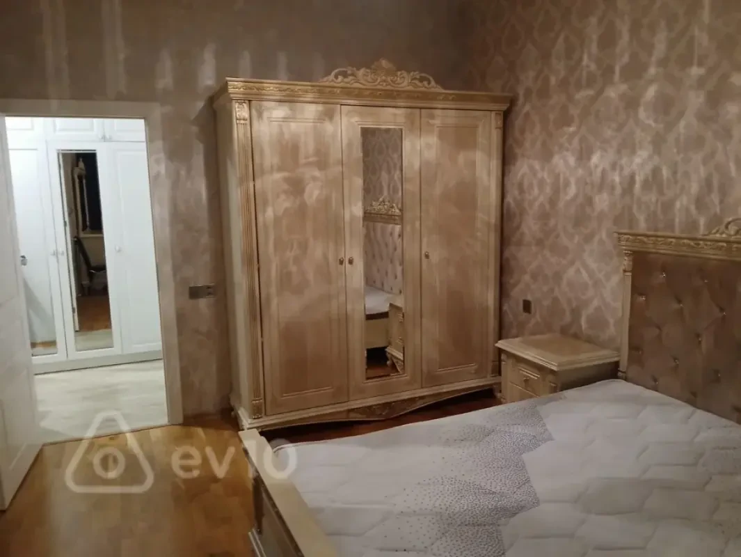 Kirayə verilir 2 otaqlı yeni tikili 65 m²