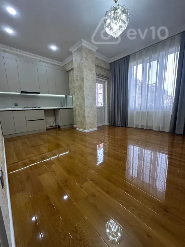 Satılır 3 otaqlı yeni tikili 80 m²
