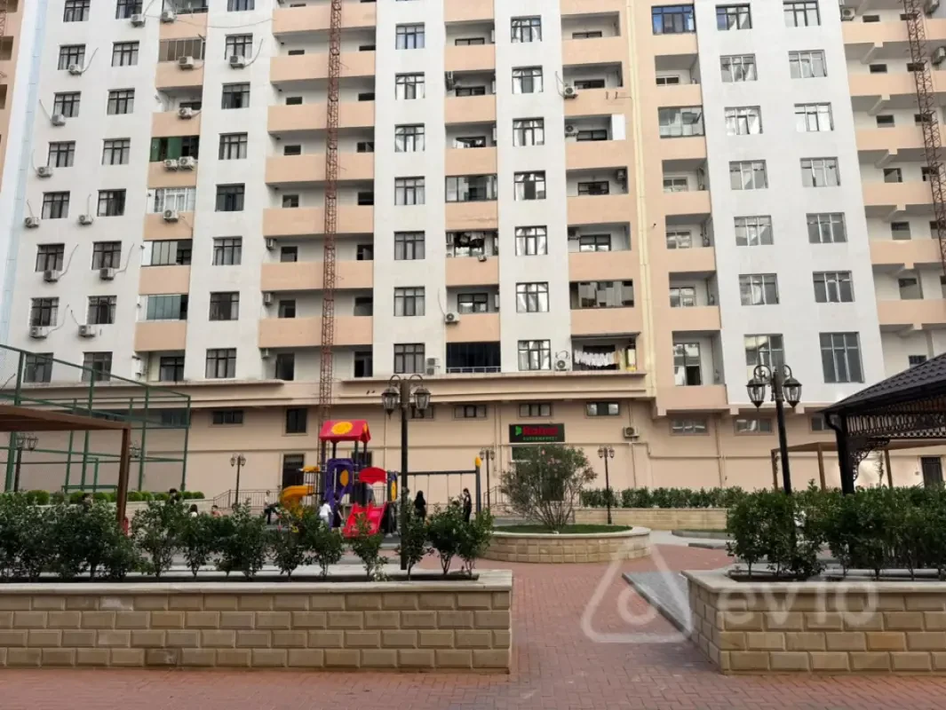 Satılır 3 otaqlı yeni tikili 100 m²