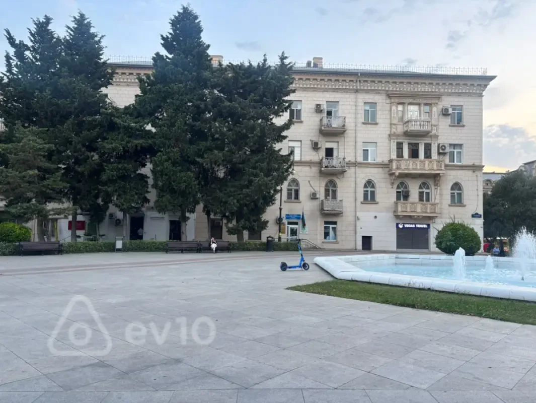 Kirayə verilir 3 otaqlı köhnə tikili 90 m²