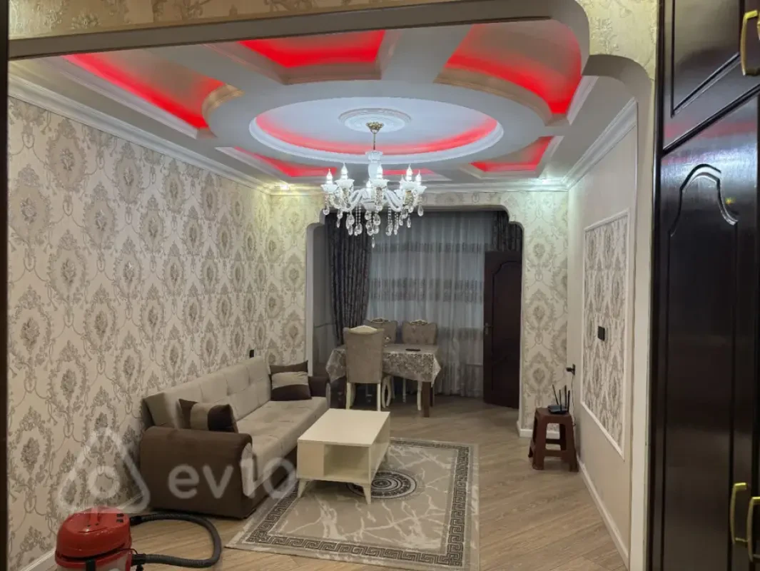 Satılır 2 otaqlı köhnə tikili 55 m²